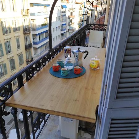 Pretty And Quiet Top Floor 2 Bedroom Flat In The Port Area Of Nice Extérieur photo